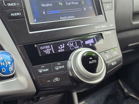 Used 2012 Toyota Prius V Three image 32