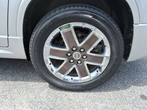Used 2012 GMC Acadia Denali FWD image 11