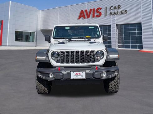 Used 2025 Jeep Wrangler Unlimited Rubicon image 2