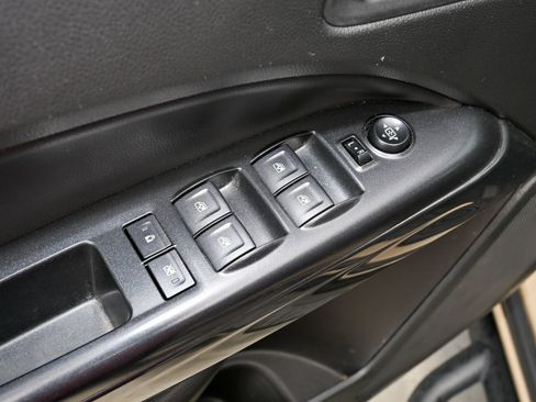 Used 2022 GMC Canyon AT4 image 25