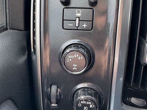 Used 2017 Chevrolet Silverado 1500 LT w/ Midnight Edition image 24