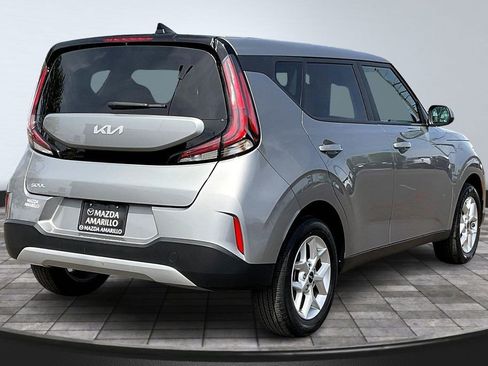 Used 2025 Kia Soul LX w/ LX Technology Package FWD image 7
