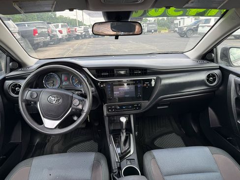 Used 2017 Toyota Corolla L FWD image 18