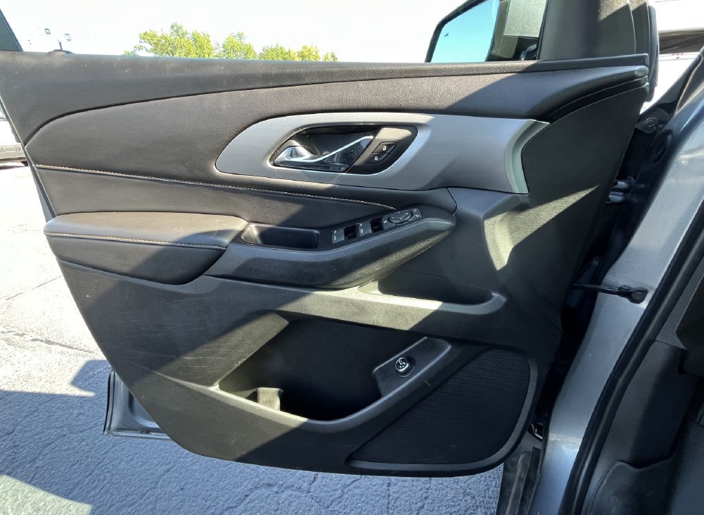 Used 2019 Chevrolet Traverse LT FWD image 22