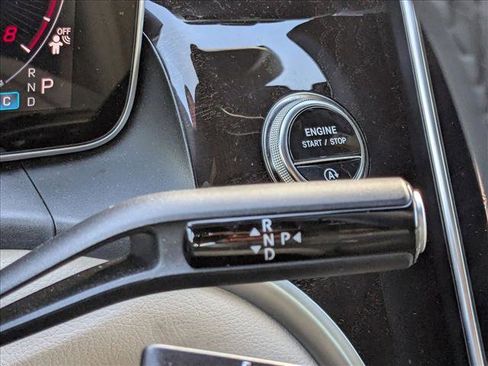 Used 2026 Mercedes-Benz GLC 300 image 13