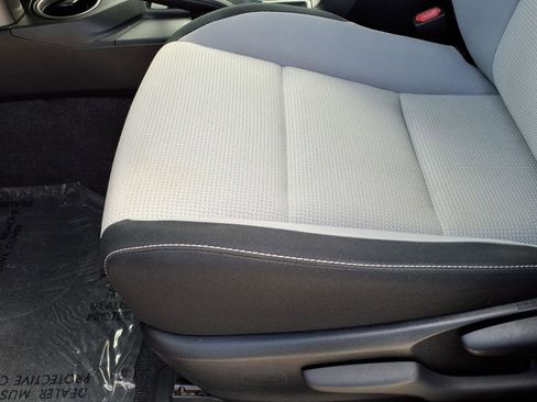 Used 2016 Toyota RAV4 XLE FWD image 7