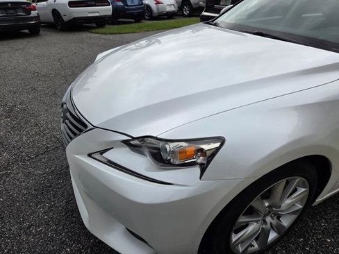 Used 2016 Lexus IS 200t image 10