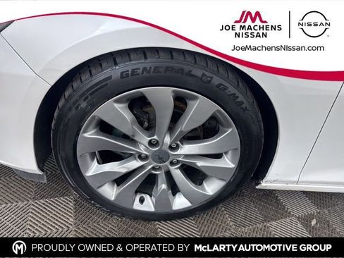 Used 2017 Chevrolet Malibu Premier w/ Premier Sun and Wheel Package image 27