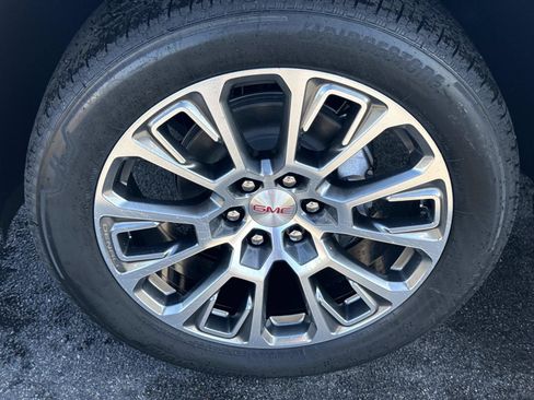 New 2026 GMC Yukon XL Denali w/ Denali Reserve Package AWD/4WD image 10