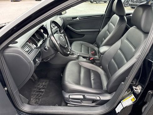 Used 2018 Volkswagen Jetta Sport image 18