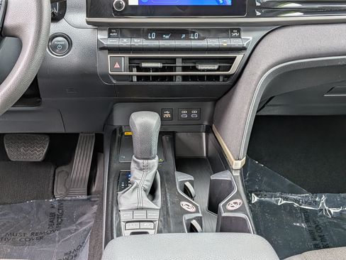 Used 2025 Toyota Camry LE w/ Convenience Package FWD image 20