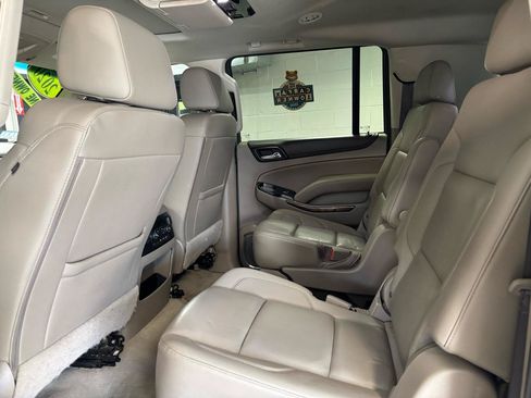 Used 2020 GMC Yukon XL SLT w/ Open Road Package AWD/4WD image 20