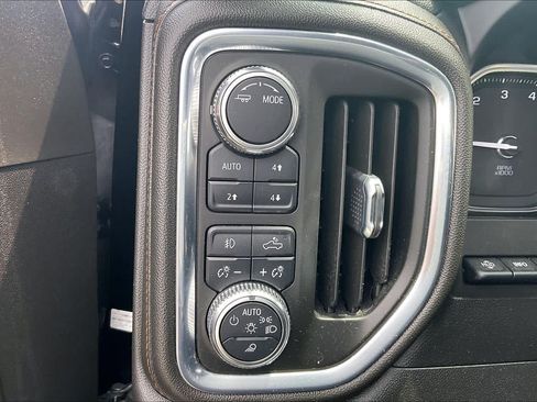 Used 2022 GMC Sierra 2500 AT4 w/ AT4 Premium Plus Package AWD/4WD image 15