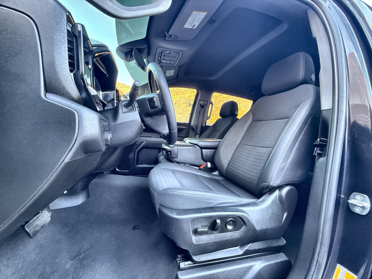 Used 2023 Chevrolet Silverado 1500 LT RWD image 19