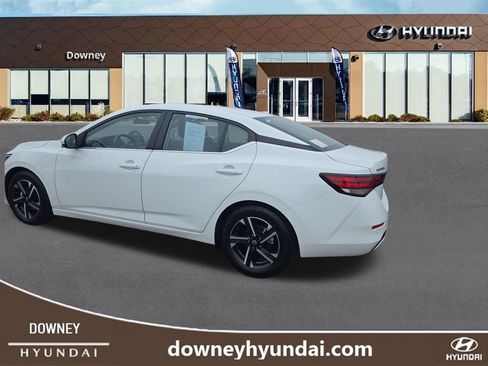 Used 2025 Nissan Sentra SV FWD image 3