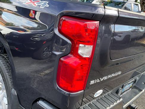 Used 2022 Chevrolet Silverado 1500 Custom AWD/4WD image 28