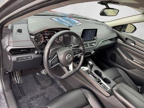 Used 2020 Nissan Altima 2.5 SR w/ Premium Package AWD/4WD image 12