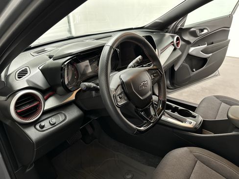 Used 2024 Chevrolet Trax RS w/ Driver Confidence Package FWD image 14