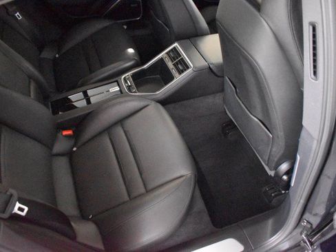 Used 2020 Porsche Panamera image 41