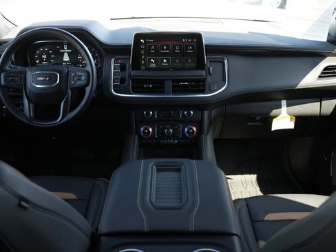 Used 2024 GMC Yukon AT4 w/ Technology Package image 21