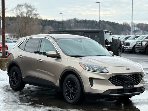 Certified 2020 Ford Escape SE image 36