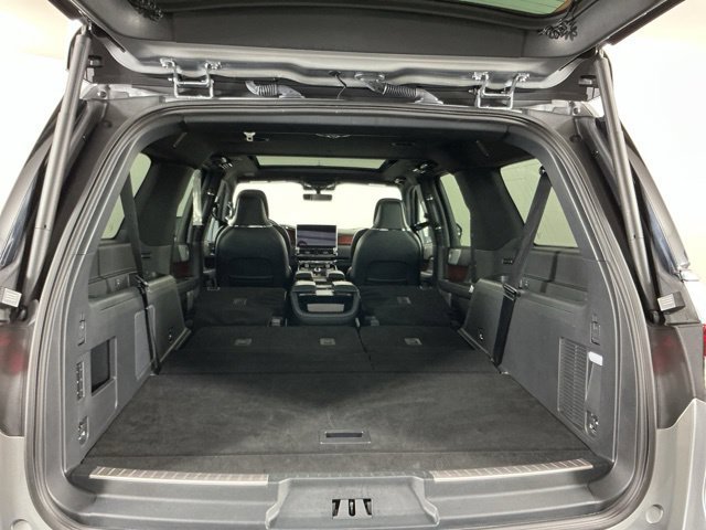 Used 2023 Lincoln Navigator L Reserve w/ Equipment Group 201A AWD/4WD image 34