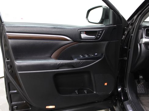 Used 2015 Toyota Highlander Limited image 6