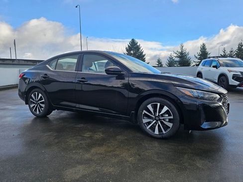 Used 2025 Nissan Sentra SV w/ SV Premium Package image 3