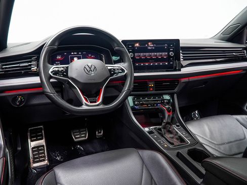 Used 2025 Volkswagen Jetta GLI Autobahn FWD image 14