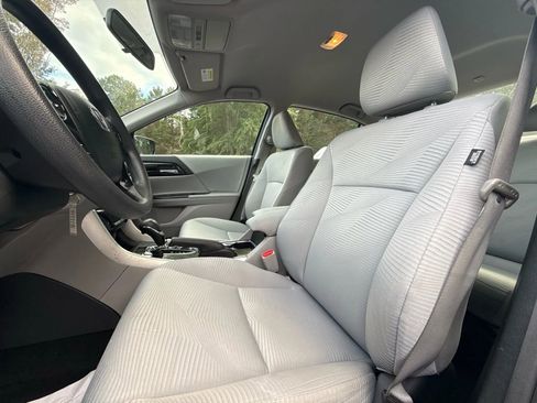 Used 2016 Honda Accord LX image 15
