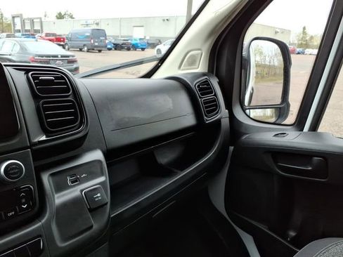 Used 2025 RAM ProMaster 2500 w/ U-Haul Equipment Group FWD image 20