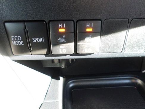 Used 2018 Toyota RAV4 XLE image 12