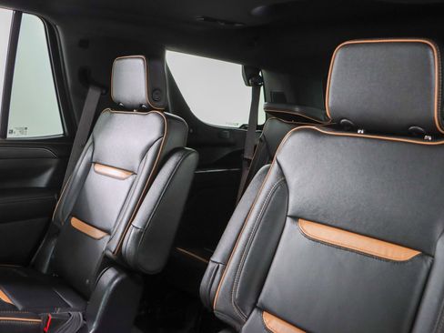 Used 2024 GMC Yukon AT4 w/ AT4 Premium Plus Package AWD/4WD image 28