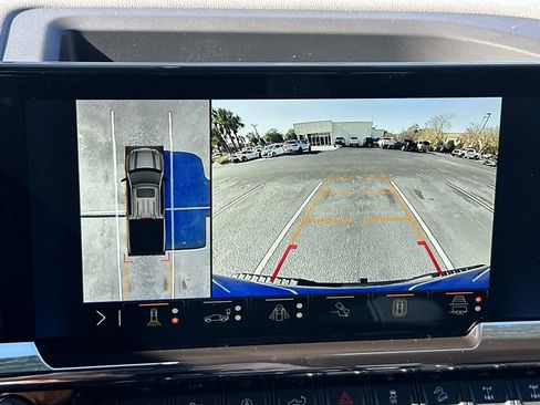 Used 2025 Chevrolet Silverado 1500 ZR2 w/ Technology Package image 27