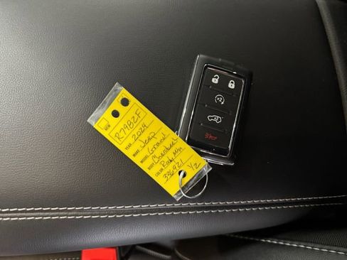 Used 2024 Jeep Grand Cherokee L Limited w/ Luxury Tech Group II image 31