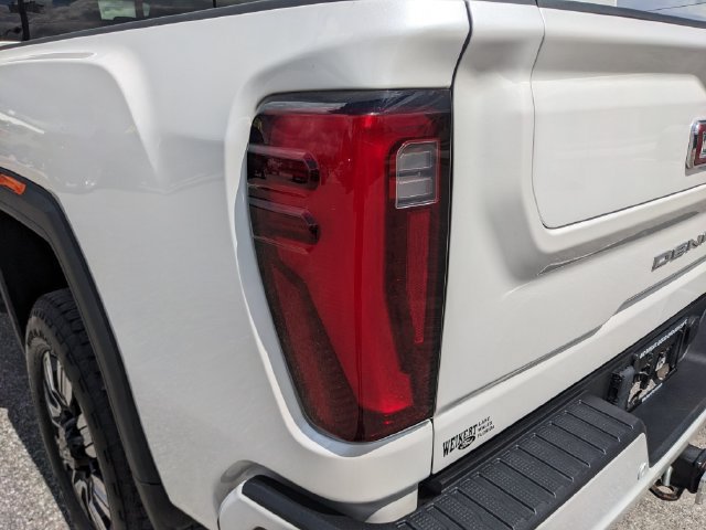 Used 2024 GMC Sierra 2500 Denali w/ Denali Reserve Package AWD/4WD image 12