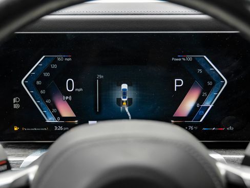 Used 2024 BMW 740i w/ Premium Package 2 image 26