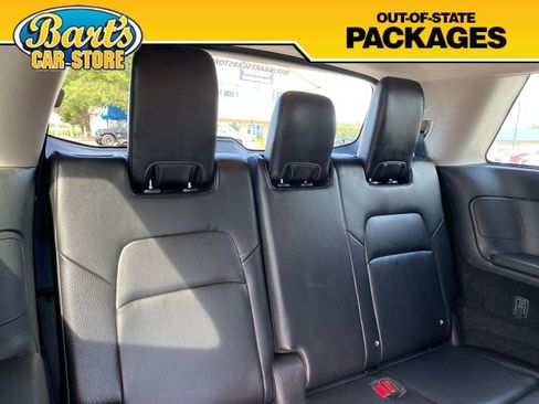 Used 2022 Nissan Pathfinder SL AWD/4WD image 13