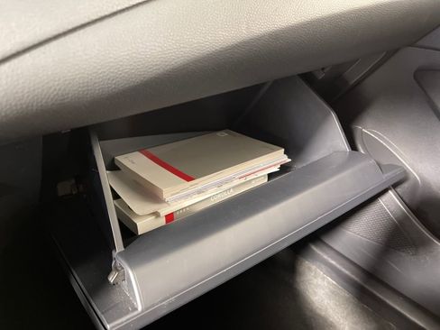 Used 2024 Toyota Corolla LE image 28