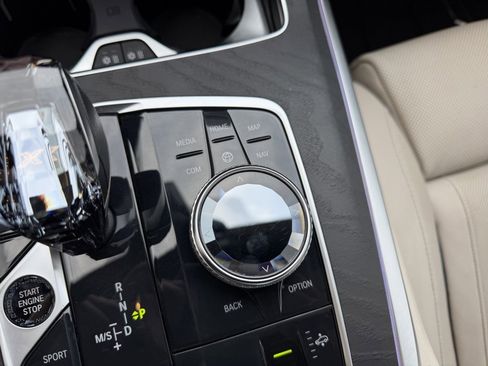 Used 2021 BMW X7 xDrive40i w/ M Sport Package image 26