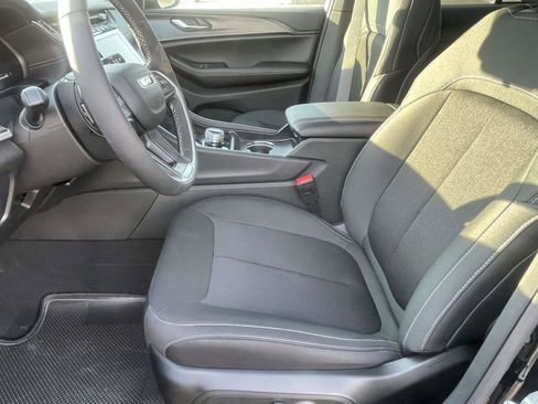New 2026 Jeep Grand Cherokee Laredo X RWD image 10