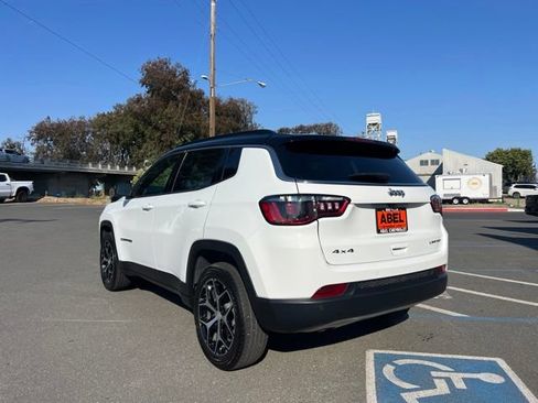 Used 2024 Jeep Compass Limited AWD/4WD image 9
