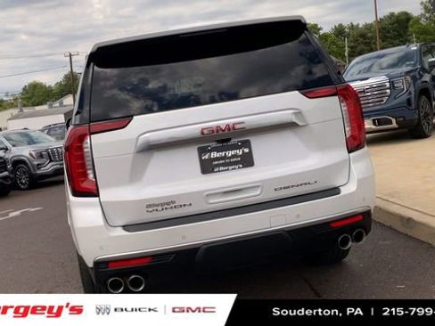 Certified 2022 GMC Yukon XL Denali w/ Denali Premium Package AWD/4WD image 8
