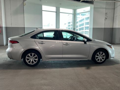 Used 2025 Toyota Corolla LE FWD image 12