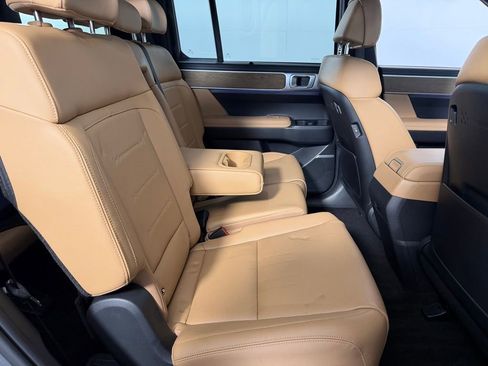 Used 2025 Hyundai Santa Fe Limited FWD image 33