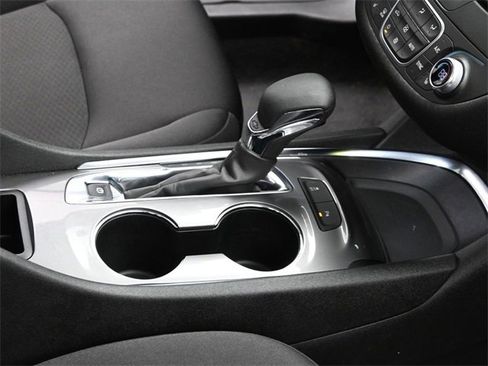 Used 2024 Chevrolet Malibu LT image 37