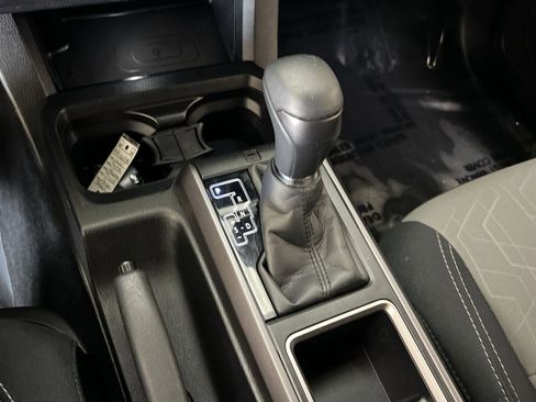 Used 2020 Toyota Tacoma TRD Off-Road AWD/4WD image 21