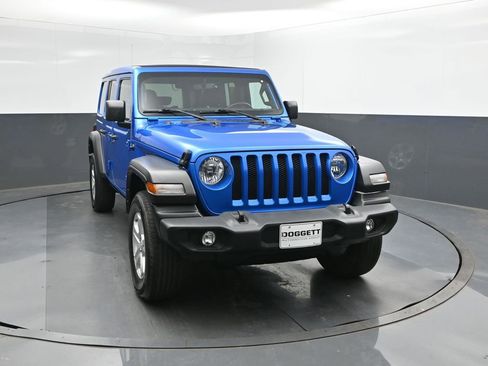Used 2022 Jeep Wrangler Unlimited Sport w/ Sun And Sound Package AWD/4WD image 22