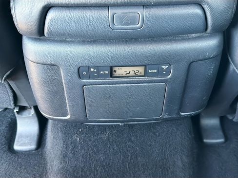 Used 2023 Nissan Armada SL w/ Captain's Chairs Package image 19