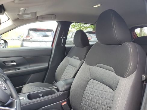 Used 2025 Nissan Kicks SV AWD/4WD image 10
